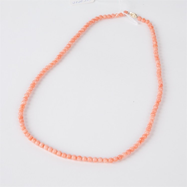 Rose coral necklace. — image 1