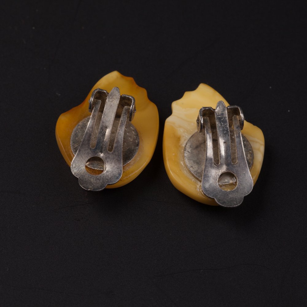 Amber earclips. — image 3