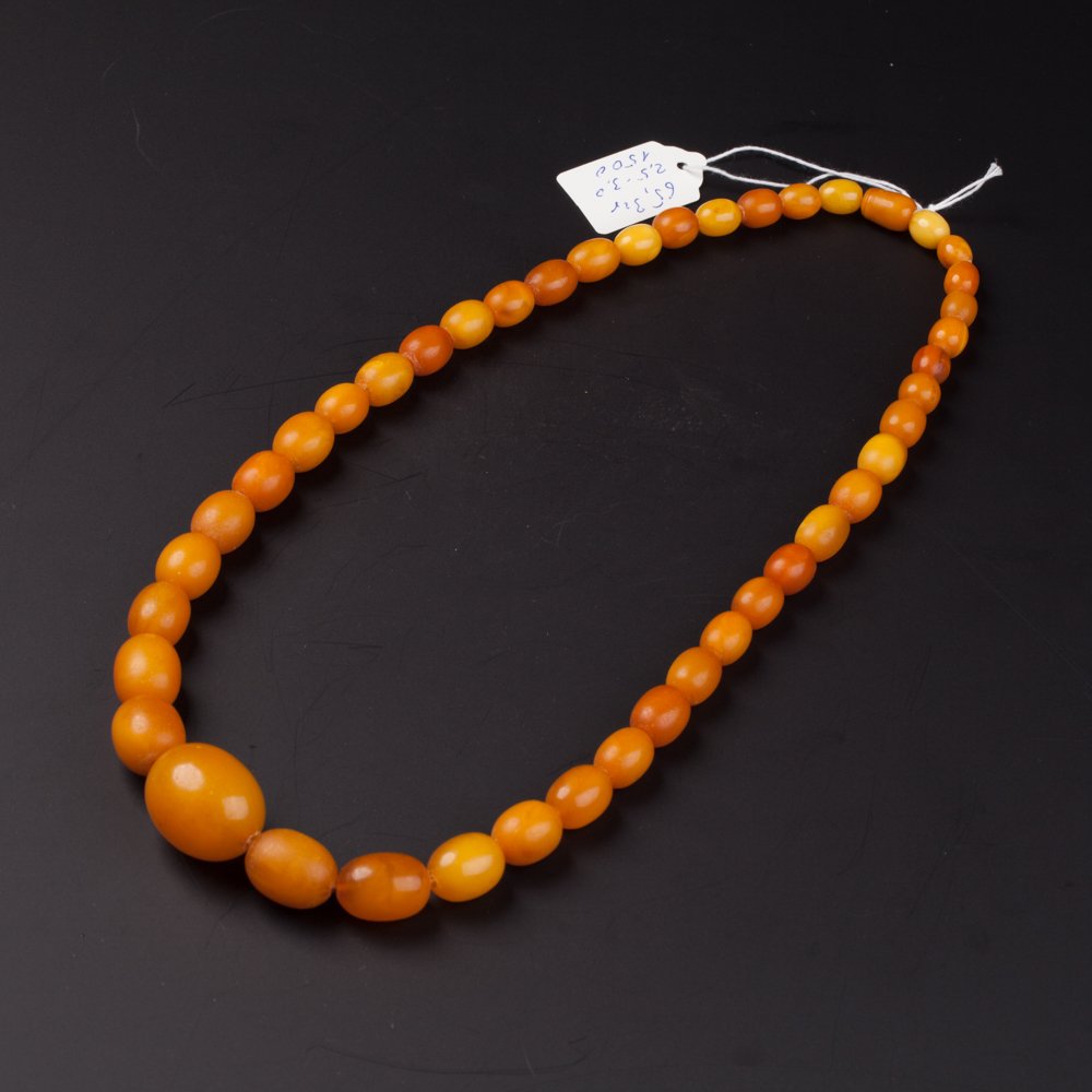 Antique amber necklace. — image 1
