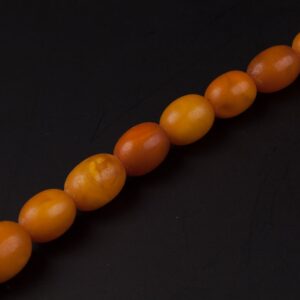 Antique amber necklace. — image 4