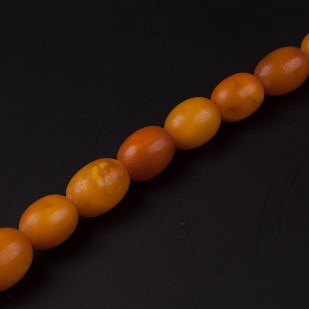 Antique amber necklace. — image 4