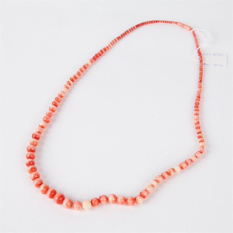 Rose coral necklace. — image 1