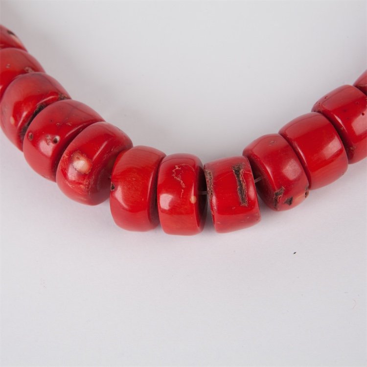 Red coral necklace. — image 3