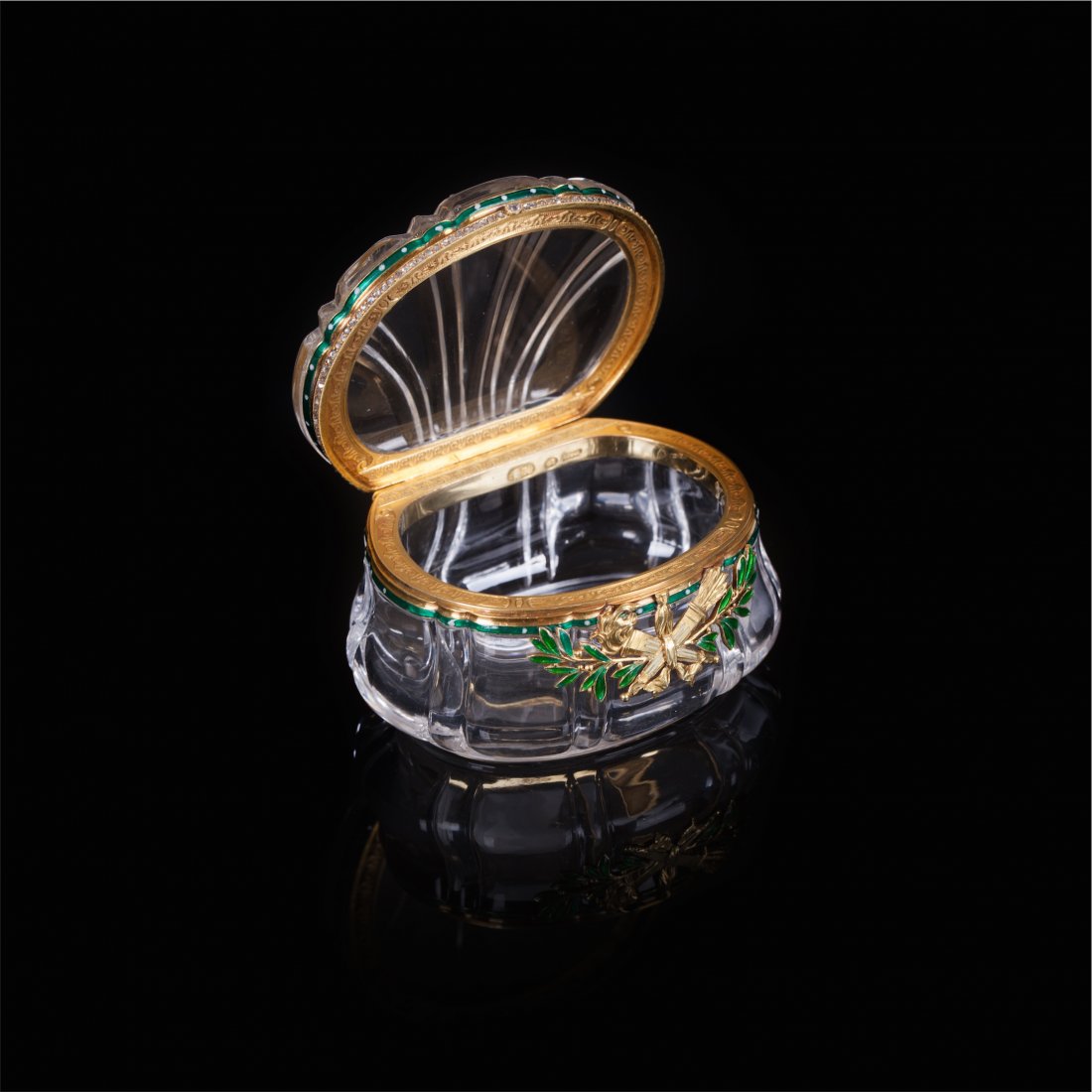 Snuff-box. K. Hahn and makers mark of K. Blank. — image 1