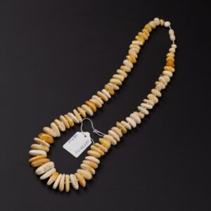 Antique amber necklace. — image 1