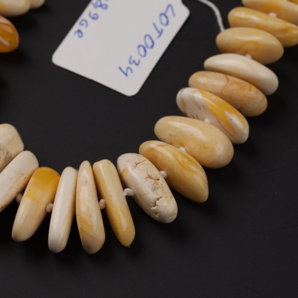 Antique amber necklace. — image 4