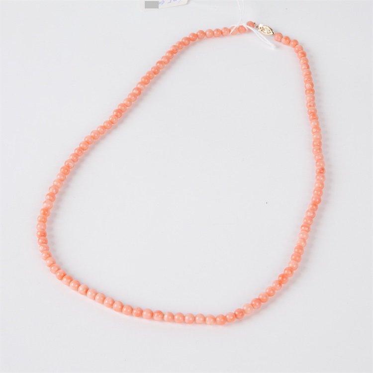 Rose coral necklace. — image 1