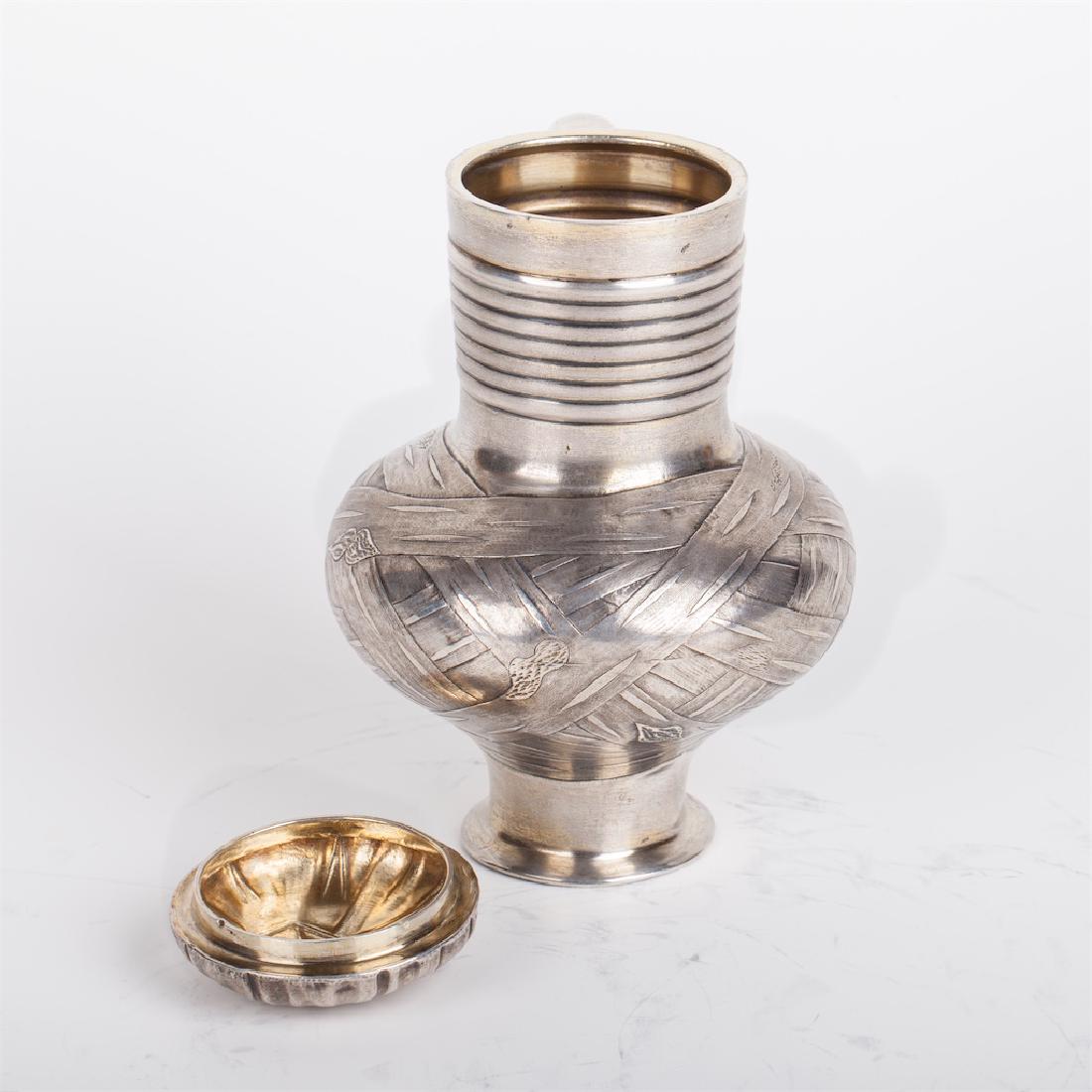 Russian silver-gilt and trompe l'oeil pot — image 3
