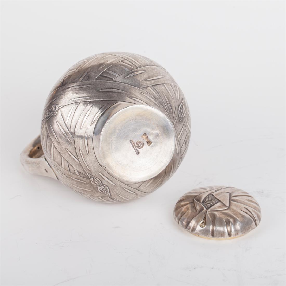Russian silver-gilt and trompe l'oeil pot — image 4