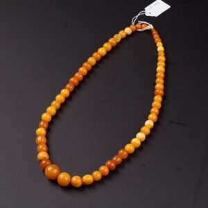 Antique amber necklace. — image 2