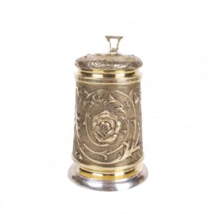 Massive silver-gilt tankard with floral decor — image 2