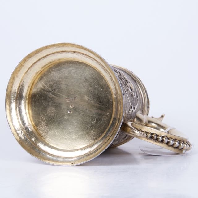 Massive silver-gilt tankard with floral decor — image 7