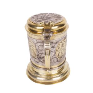 Russian silver-gilt and engraved cup — image 4