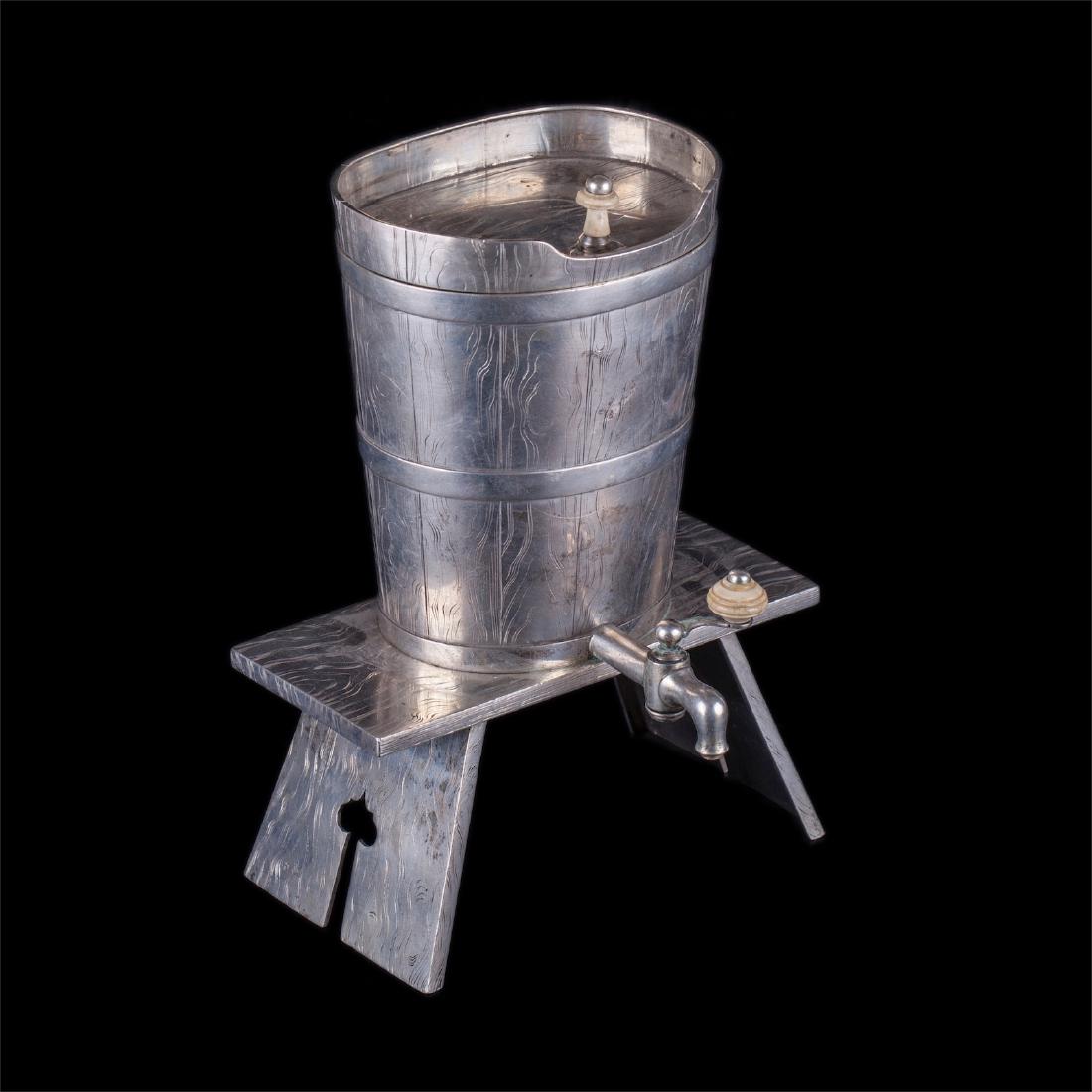 Unusual silver-gilt and engraved vine jar — image 1