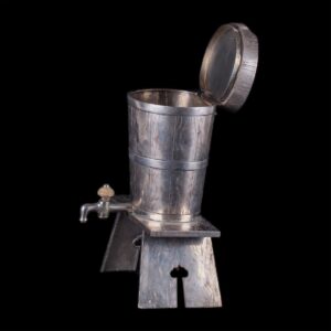 Unusual silver-gilt and engraved vine jar — image 3