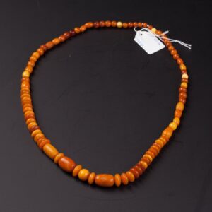 Antique amber necklace. — image 1