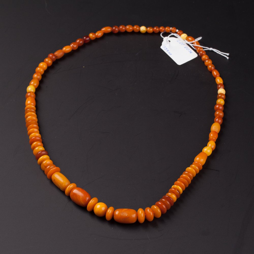 Antique amber necklace. — image 1