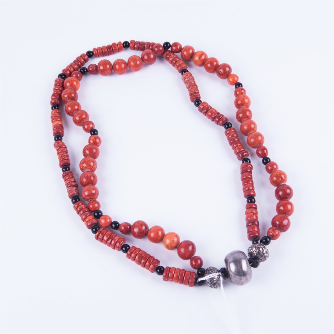 Antique tibetan necklace with coral. — image 1