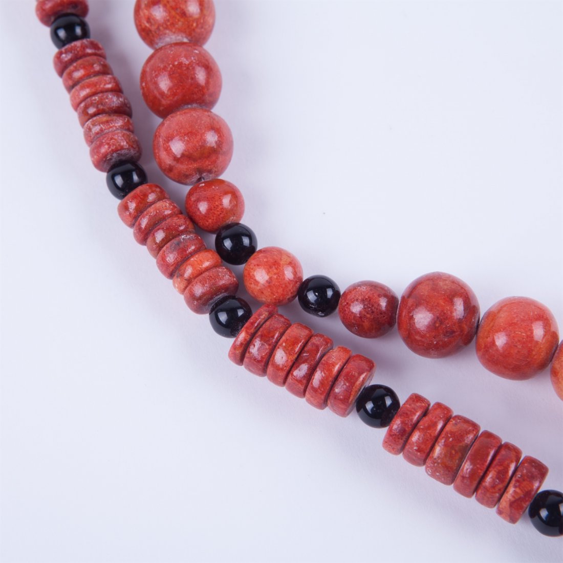 Antique tibetan necklace with coral. — image 3