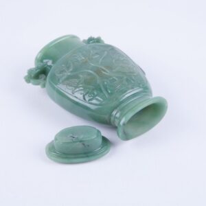 Chinese natural Jade vase & lid. — image 3