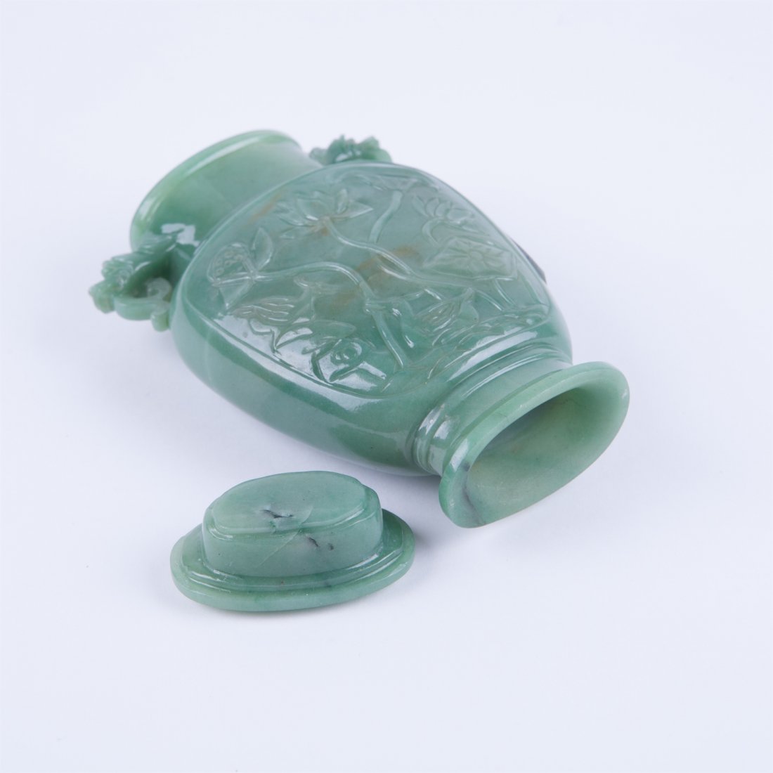 Chinese natural Jade vase & lid. — image 3
