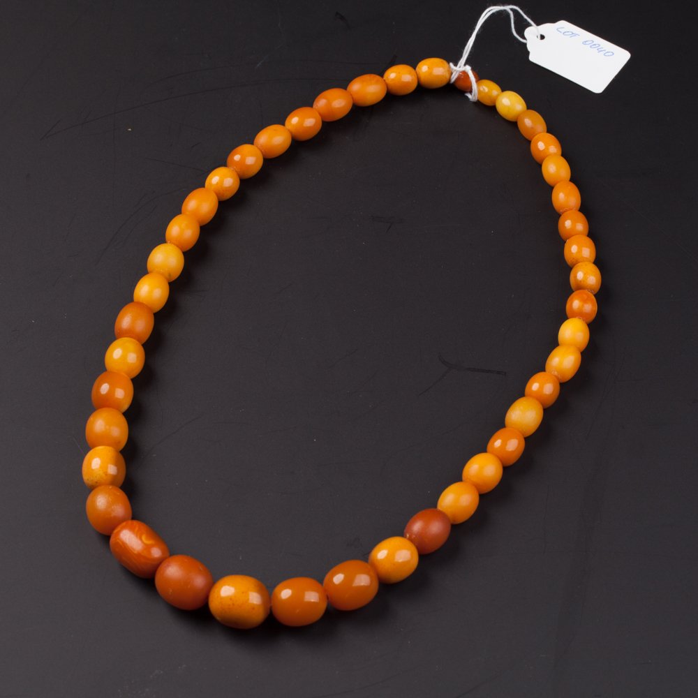 Antique amber necklace. — image 1