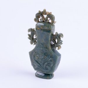 Chinese natural Jade vase & lid. — image 2