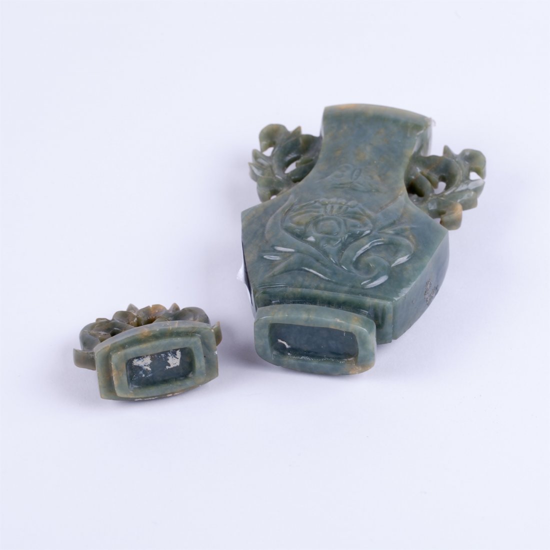 Chinese natural Jade vase & lid. — image 4