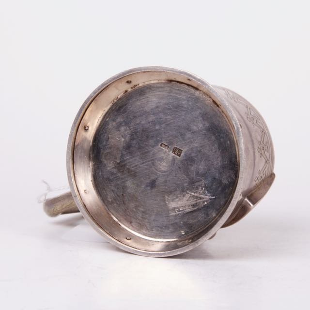 Russian silver "frock-coat" tea glass holder — image 3