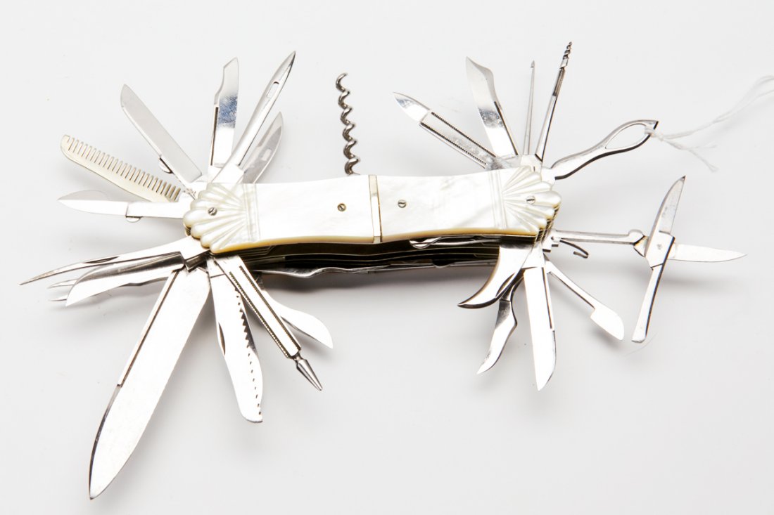Universal steel and mother-of-pearl flic knife. — image 1