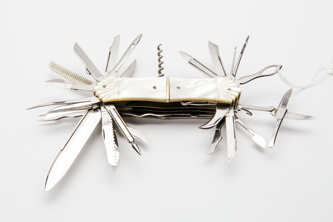 Universal steel and mother-of-pearl flic knife. — image 4