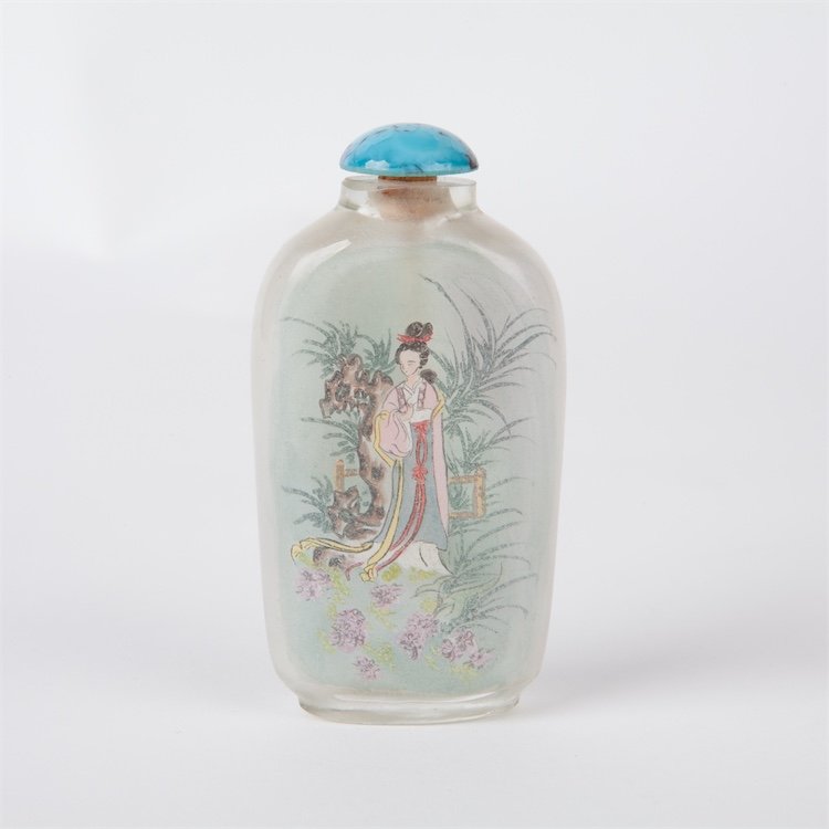 Chinese glass snuff bottle with hand painting. — image 1