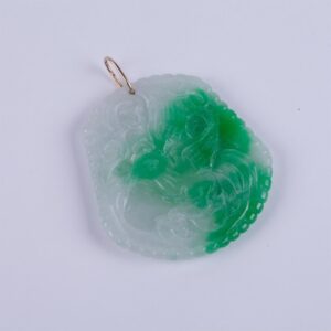 Jade pendant with gold 18K. — image 1