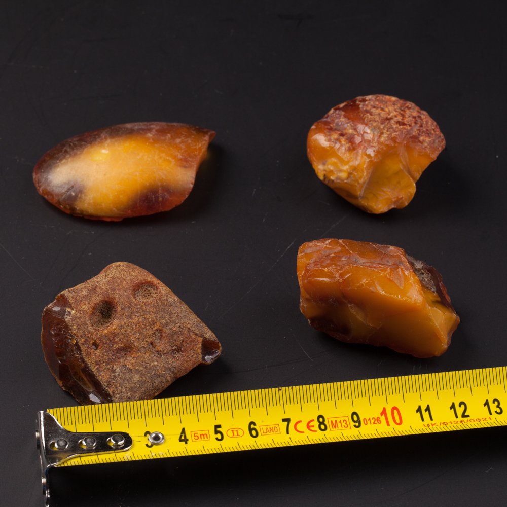 Set of antique amber stones. — image 2