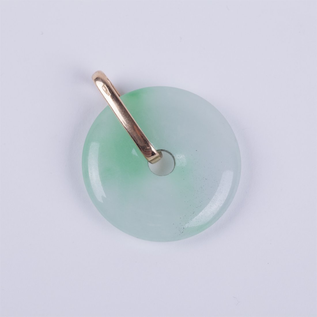 Jade pendant with gold 18K. — image 2