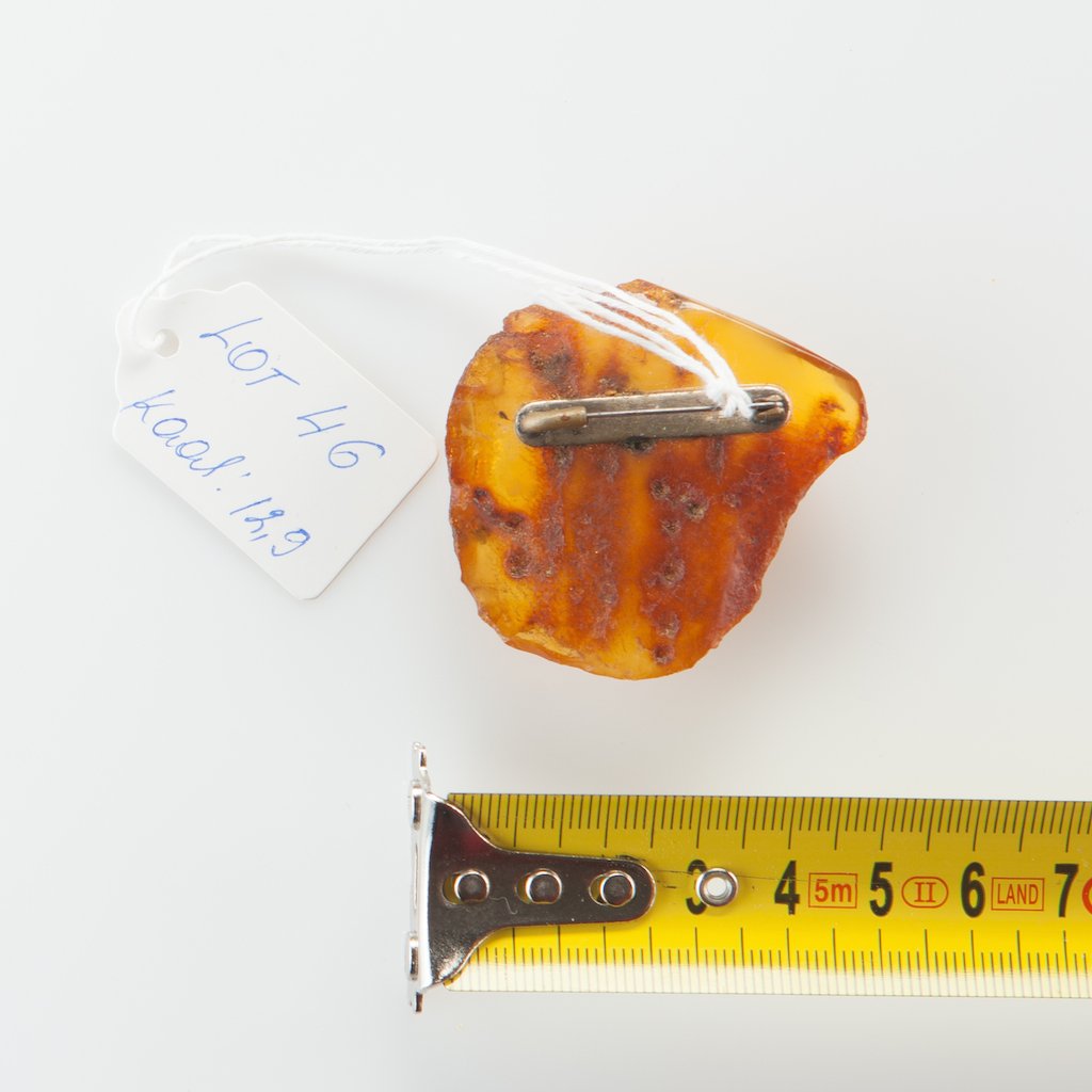 Natural Old Baltic Amber brooch. — image 2