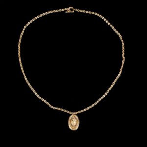 Karl Lagerfeld gilt pendant - pill box with chain — image 1