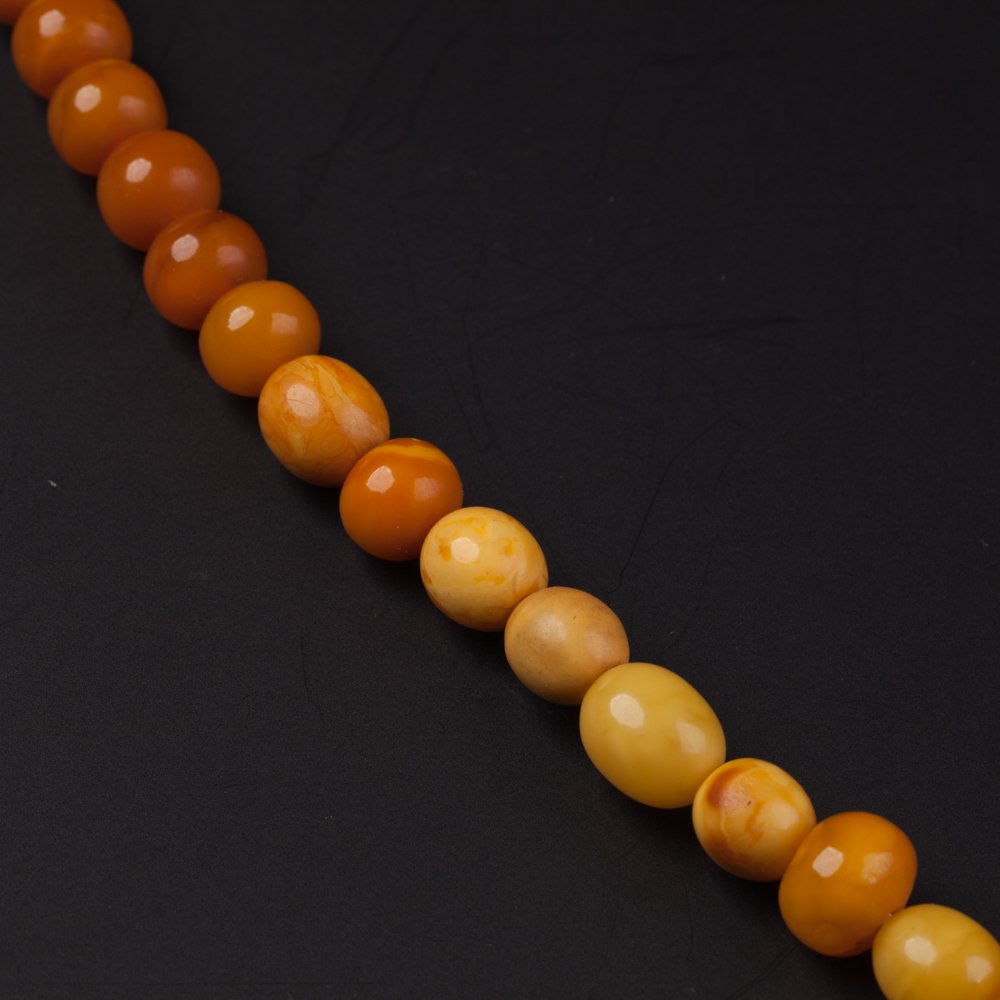 Antique amber necklace. — image 3