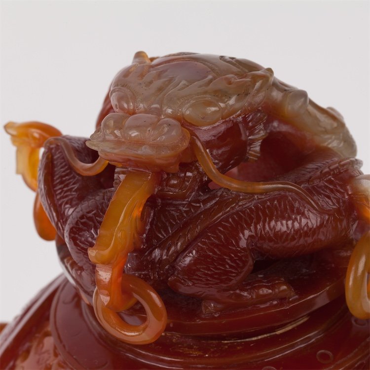 Asian carved agate vessel. — image 3