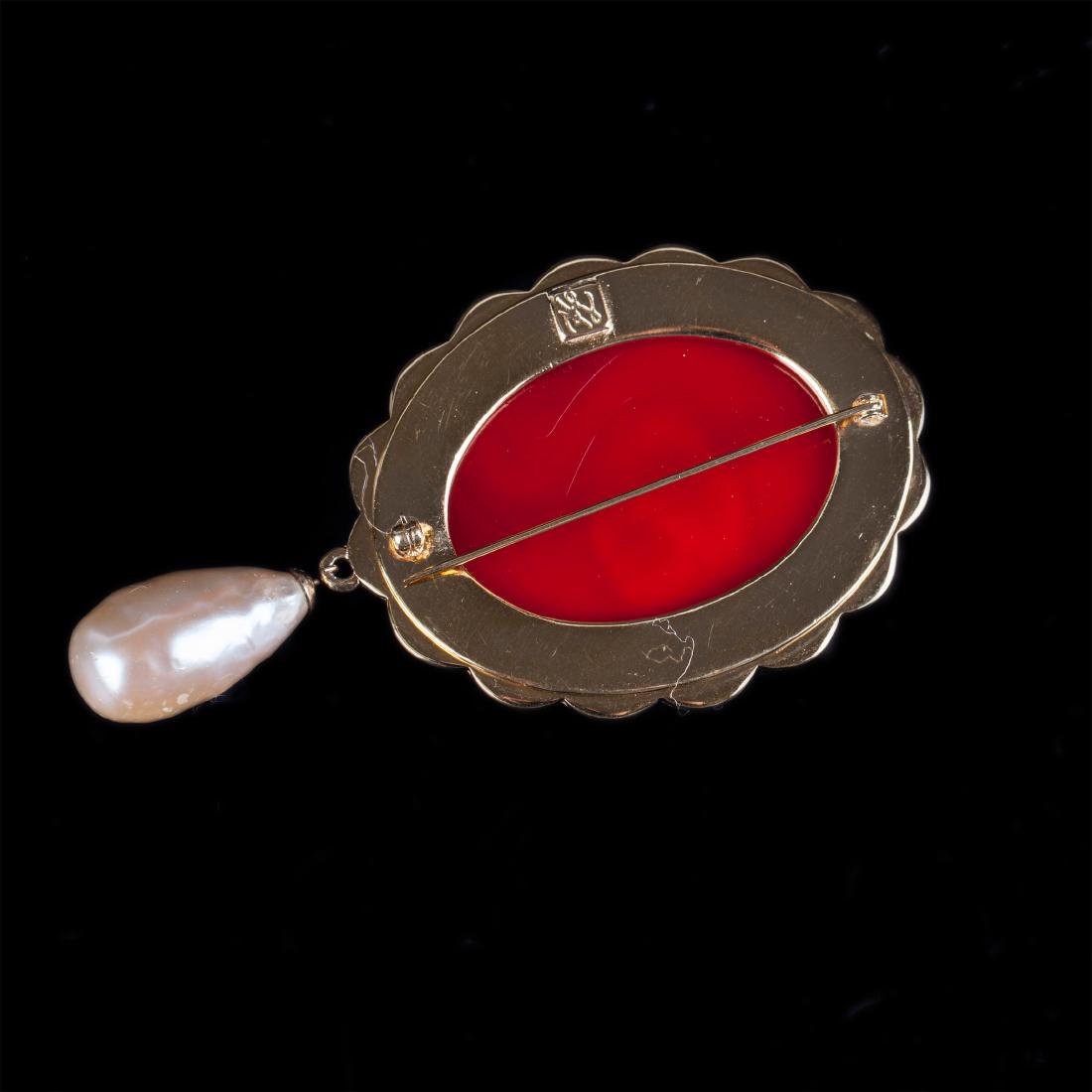 Carl Lagerfeld set of brooch,earclips with artificial — image 5