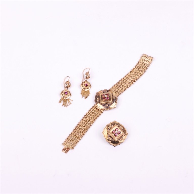 Set of 3 pieces: brooch, hand braclet and earrings. — image 3