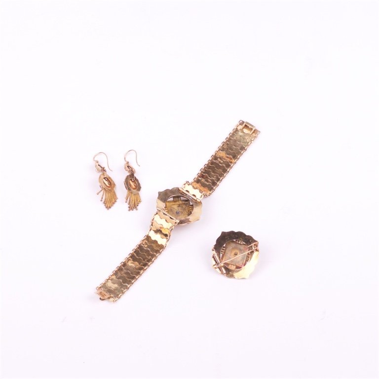Set of 3 pieces: brooch, hand braclet and earrings. — image 4