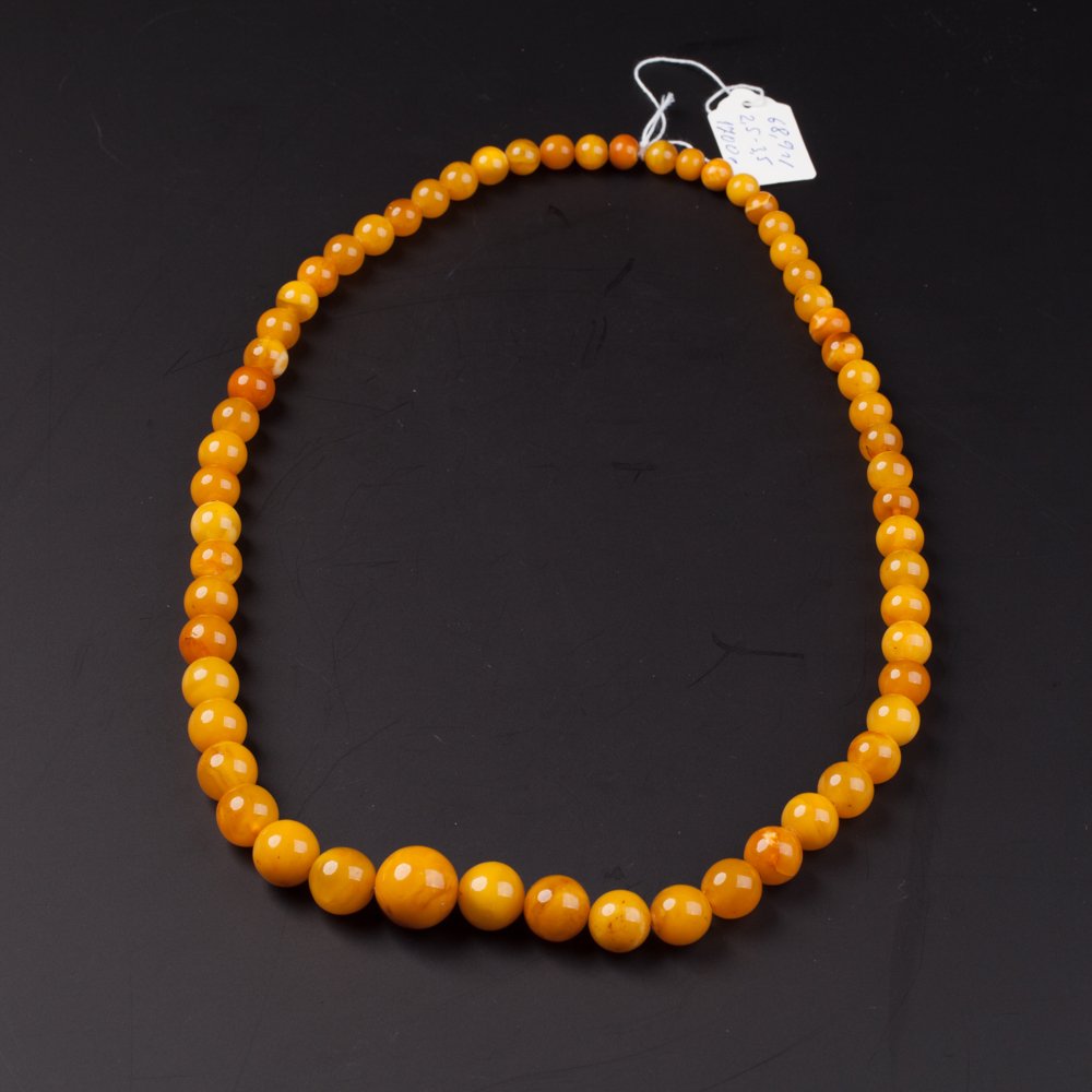 Antique amber necklace. — image 1