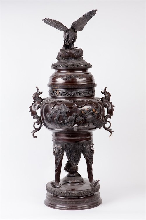 Large Antique Chinese Incense Burner. — image 1