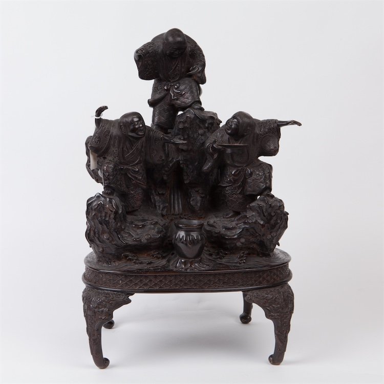 Asian bronze figure. — image 1