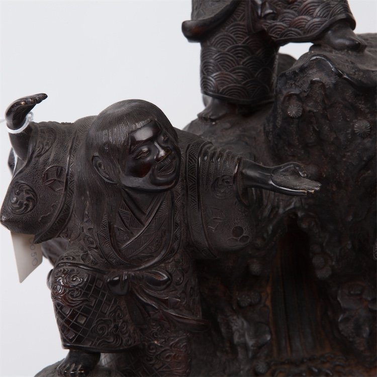 Asian bronze figure. — image 3
