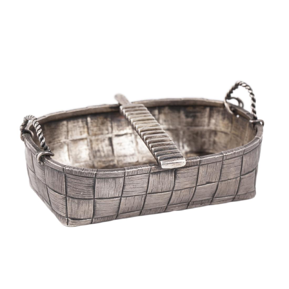 Trompe l'oeil silver garlic grater, 1887 — image 1