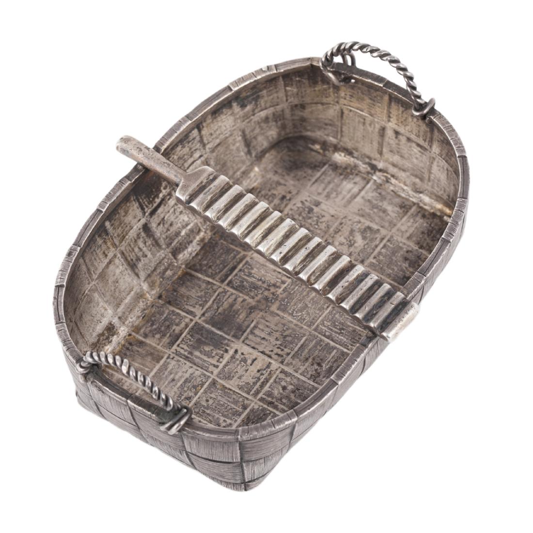 Trompe l'oeil silver garlic grater, 1887 — image 2