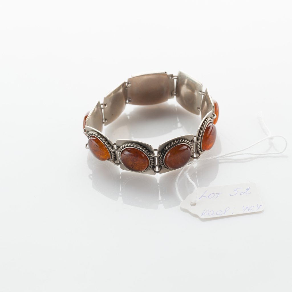 Natural Old Baltic Amber bracelet. — image 1