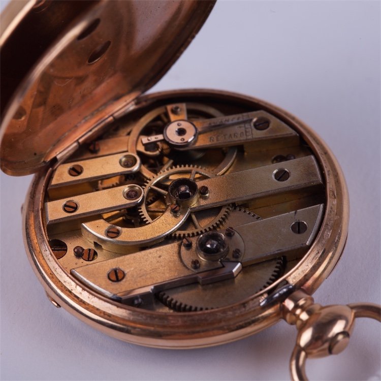 Open face gold pocket watch — image 6